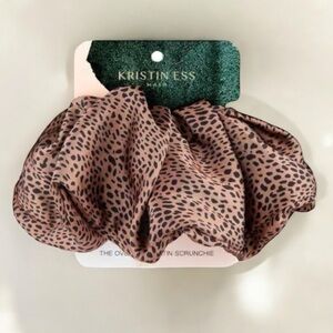 Kristin Ess Oversized Scrunchie in Cheetah